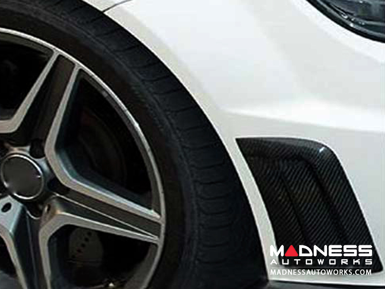 Mercedes-Benz W204 C63 AMG Side Fenders - Carbon Fiber